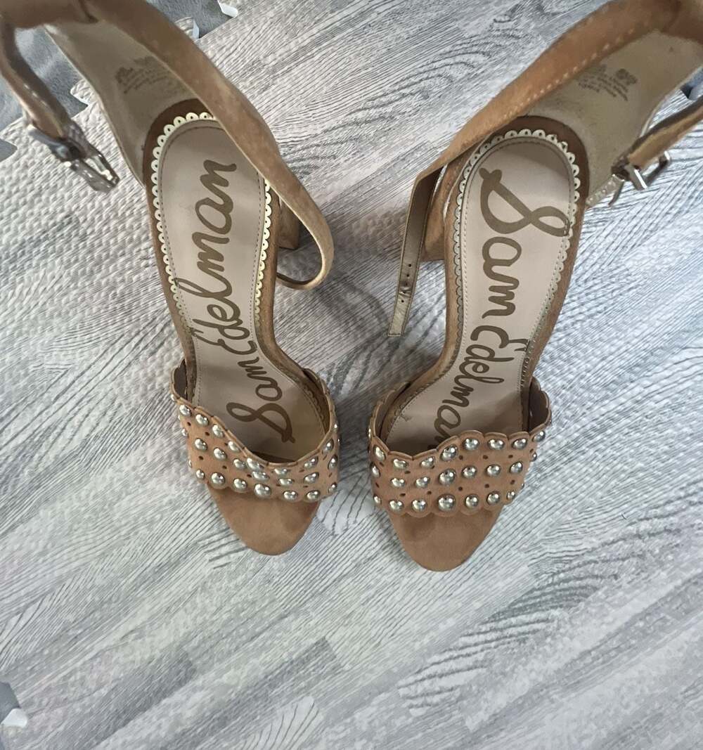 Sam Edelman Yaria Tan Suede Studded Scalloped Heeled Sandals - Picture 5 of 7